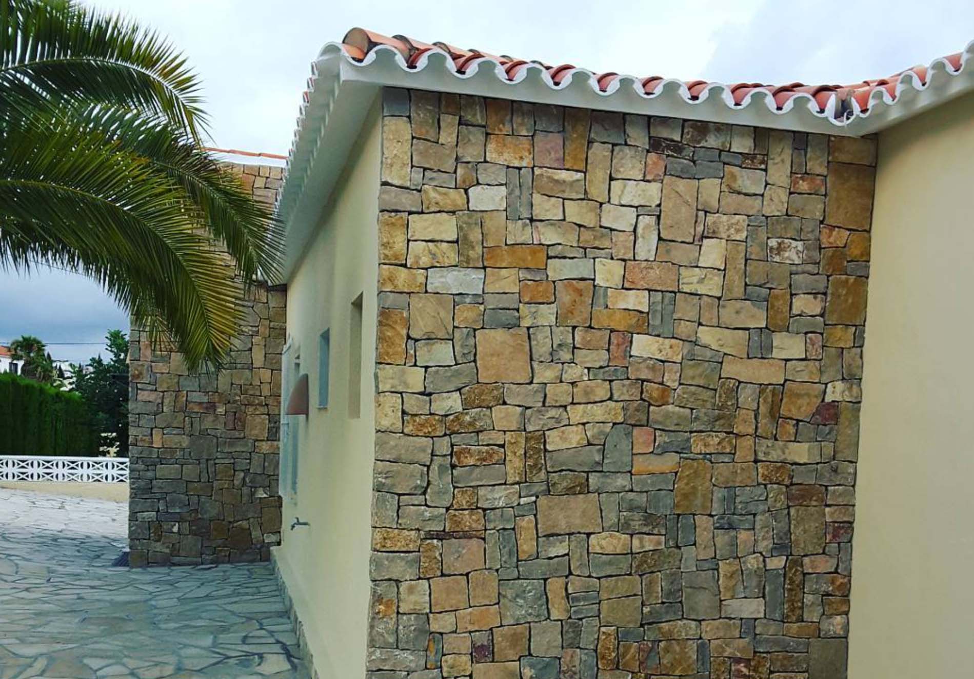 La-elegancia-de-la-piedra-natural-en-la-construcción-moderna